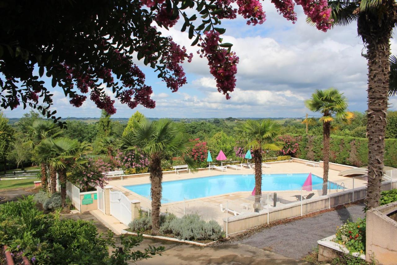 Aux Tauzins Hotel Montfort-en-Chalosse Exterior foto